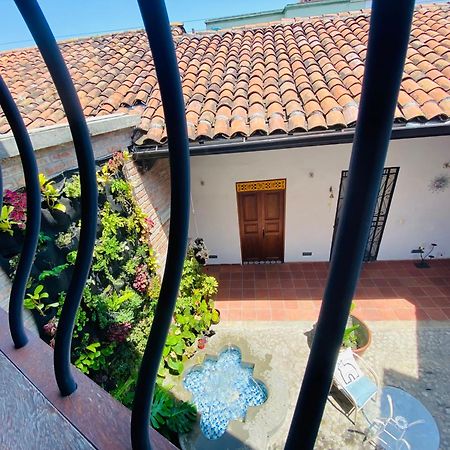 Hotel Casa Bresse Кали Экстерьер фото